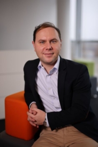Steckt die Immobilienbranche in der Krise? Interview mit Daniel Wingenbach Steckt die Immobilienbranche in der Krise? Interview mit Daniel Wingenbach