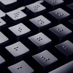 Barrierefreie Website: Laptop mit Braille-Tastatur Barrierefreie Website: Laptop mit Braille-Tastatur