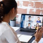 Hausverwaltung: Digitale Besprechung und Austausch mit Team oder Eigentümern per Videokonferenz Hausverwaltung: Digitale Besprechung und Austausch mit Team oder Eigentümern per Videokonferenz