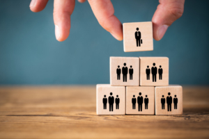 Unternehmensnachfolge – Teamstruktur und Personalorganisation Unternehmensnachfolge: Teamstruktur und Personalübernahme im Rahmen des Unternehmenswechsels