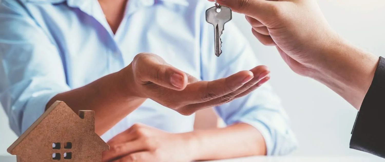 Unternehmensnachfolge Hausverwaltung – Schlüssel- und Bestandsübergabe Unternehmensnachfolge Hausverwaltung: Übergabe von Schlüsseln im Rahmen der Betriebs- und Immobilienverwaltung